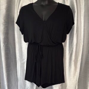 Gap NWT Women’s XL Crossover Wrap Black Jersey Knit Rayon Blend Belted Romper